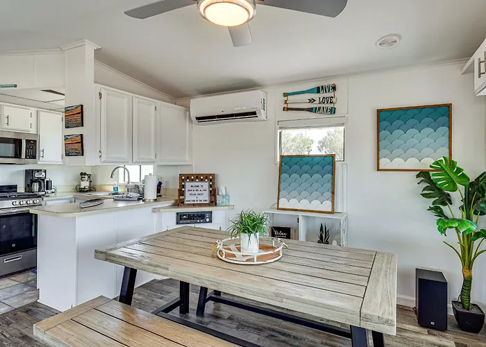 Casa vacanze Havasu W/ Perks, Walk To Lake Havasu City